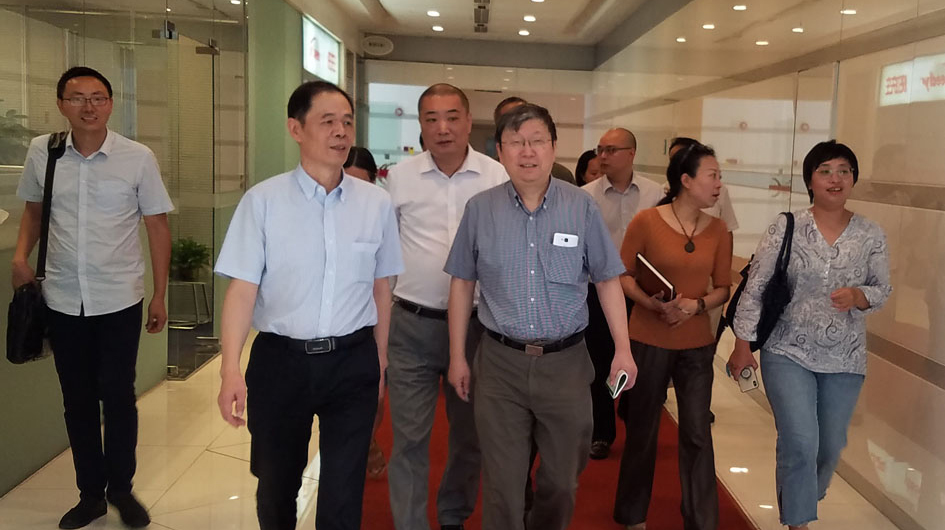 市發(fā)改委周強(qiáng)副主任一行蒞臨萬都與國惠調(diào)研鍋爐減排提...
